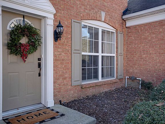 3rd image of 513 Old Towne Dr