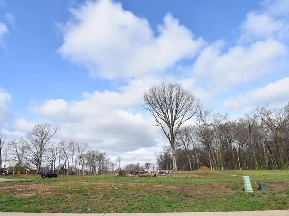 8800 Dahlia Ct, Evansville, IN 47725