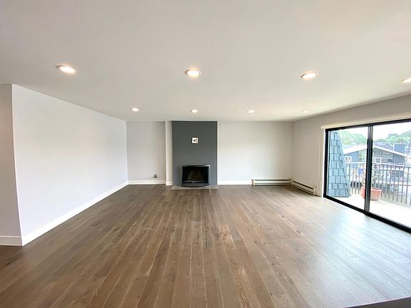 2nd image of 6 Greenwood Cove Dr #6E