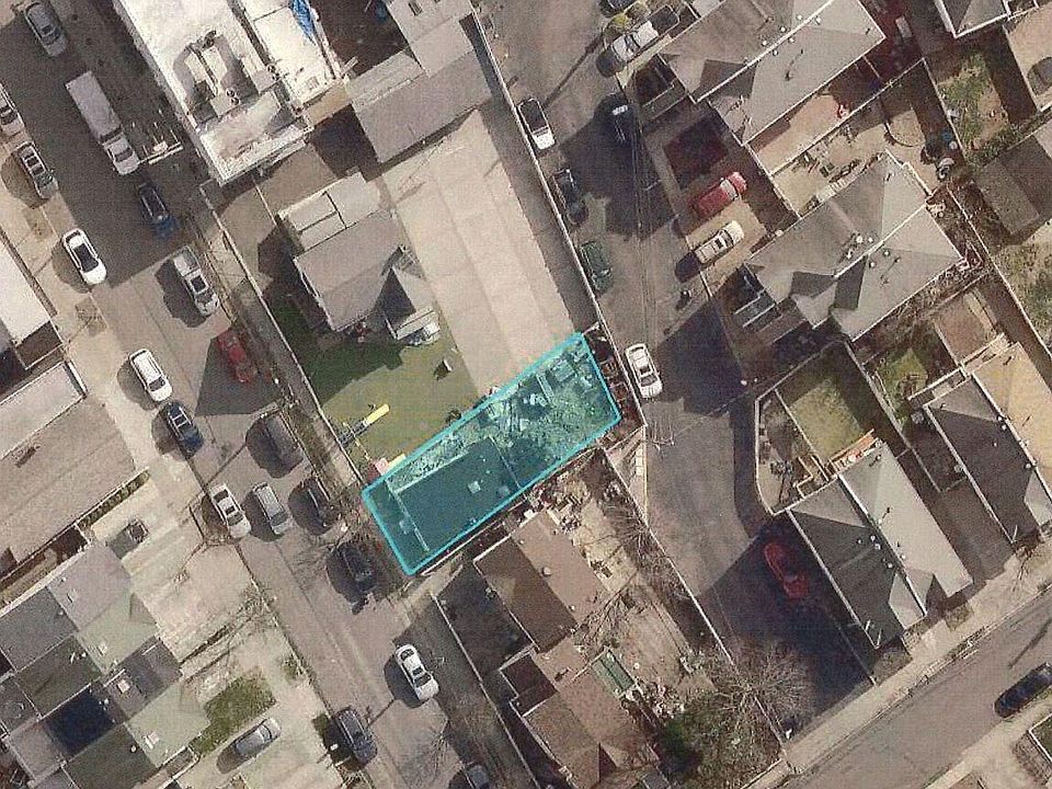 2nd image of 456 Craig Ave