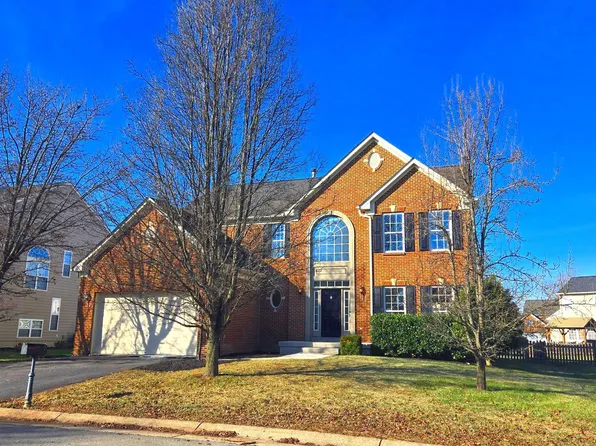 185 Augustine Ct, Kearneysville, WV 25430