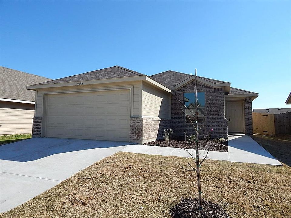 1st image of 2932 Saint Bernard Dr