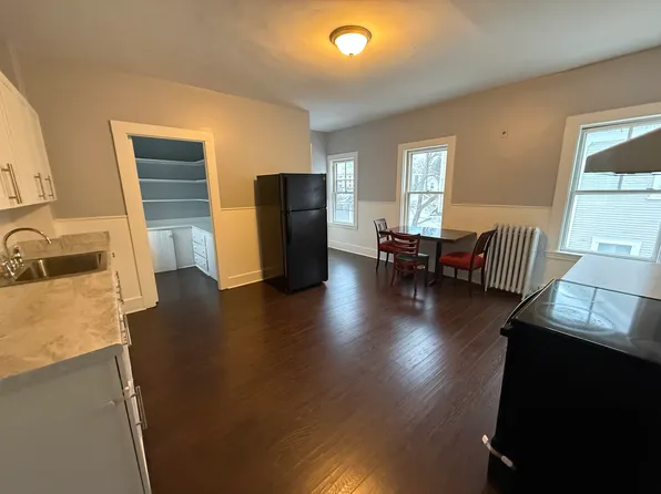 5 Lothrop St #3, Plymouth, MA 02360