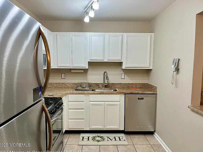 102 Wedgewood Cir — Photo 4