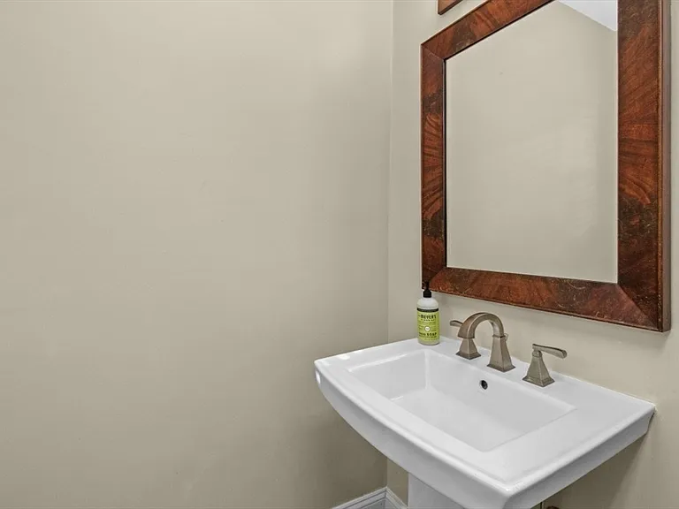 15 Wave Way Ave — Photo 22