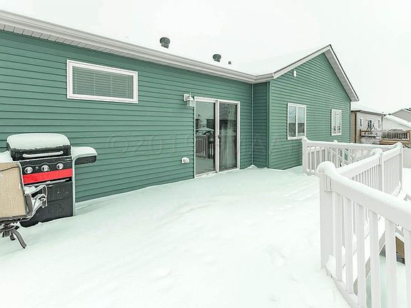 4th image of 908 36th Ave W