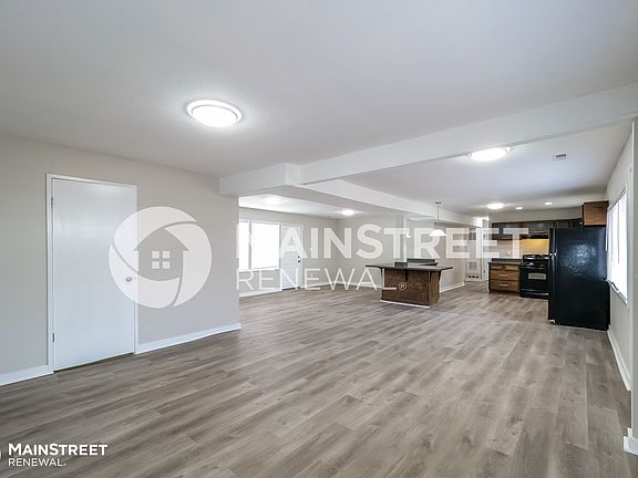 5th image of 307 W 97th Ter