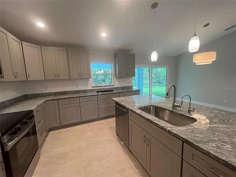 2451 Waller Rd — Photo 5