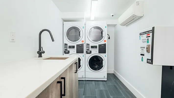 Rented by Nooklyn NYC LLC | media 27