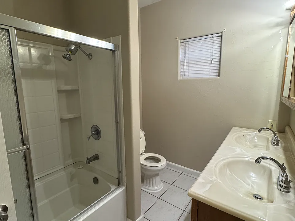 2019 NW 17th St
