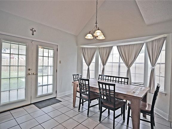 5th image of 1104 Mississippi Ave