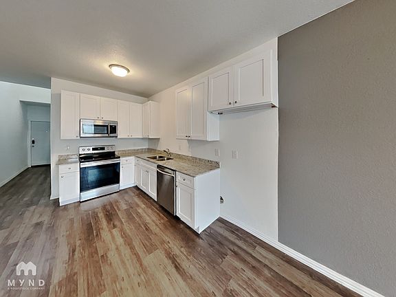 4th image of 3230 Cherry Ln