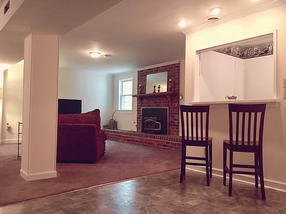 5th image of 9146 Chartwell Ct