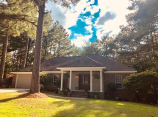 157 Red Roan Rd, Hattiesburg, MS 39402