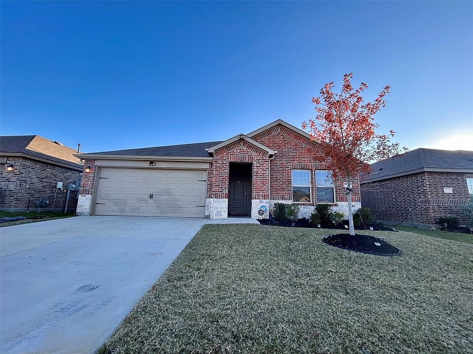 1st image of 1304 Briar Hill Dr