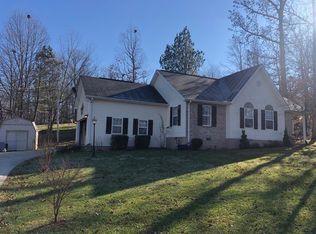 121 Ridgewood Dr, Crossville, TN 38555