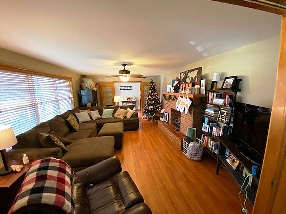 3rd image of 1406 Martin Dr