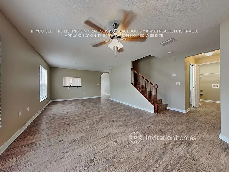 2458 Hamlet Cir — Photo 4