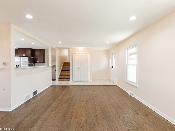 5th image of 17140 Cregier Ave
