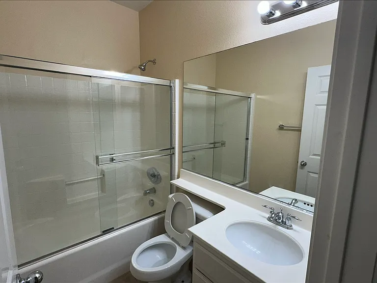 3880 Polk St #E — Photo 20