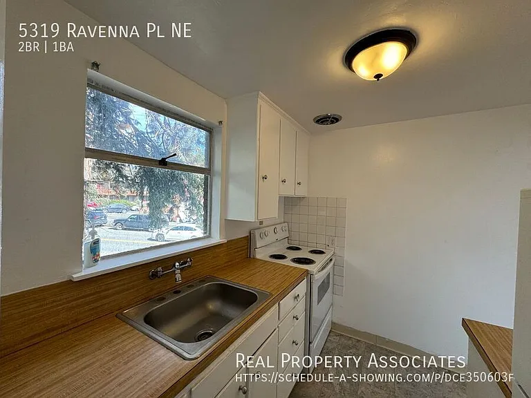 5319 Ravenna Pl NE — Photo 13