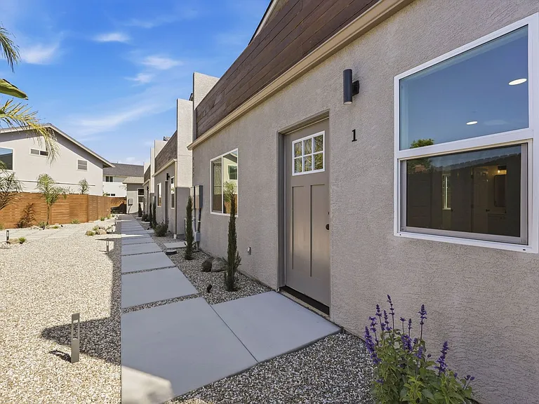 Combe Way Commons — Photo 75
