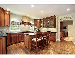 4th image of 360 Greenwood Ave