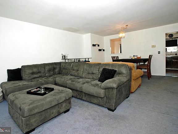 4th image of 31 Dunmoor Ct S
