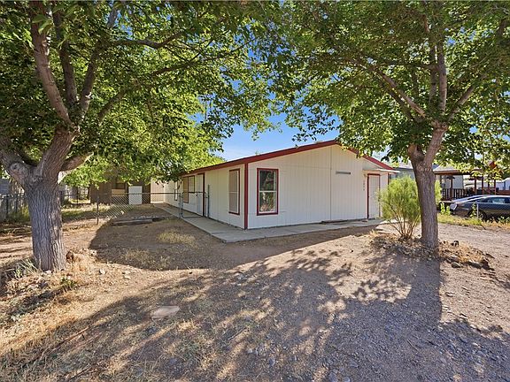 3rd image of 2035 E John L Avenue