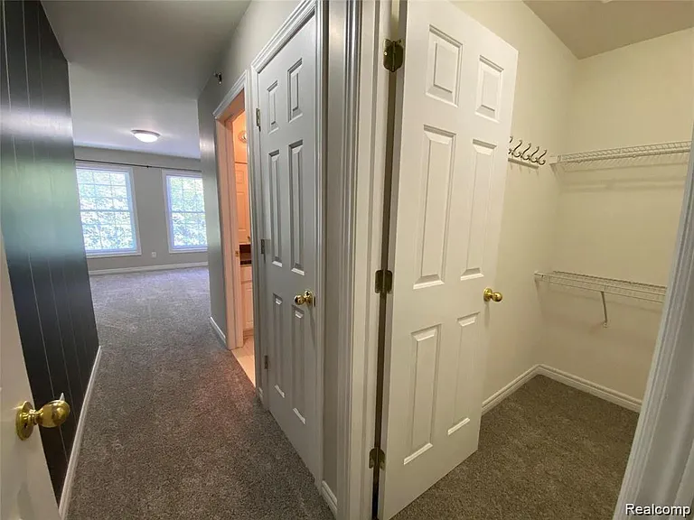 215 S Village Way — Photo 28