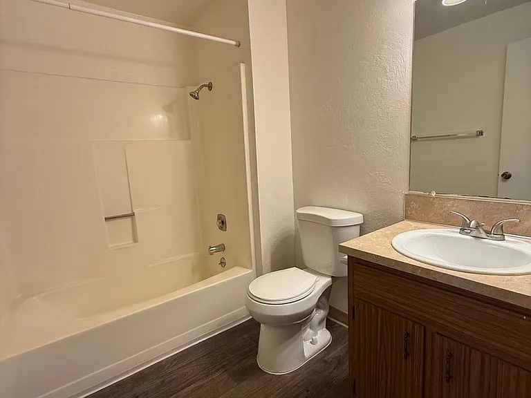 Chandele Apartments — Photo 11