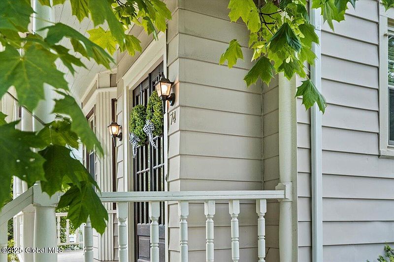 3rd image of 74 Pinewoods Avenue