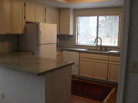 5th image of 531 Curtin Ln