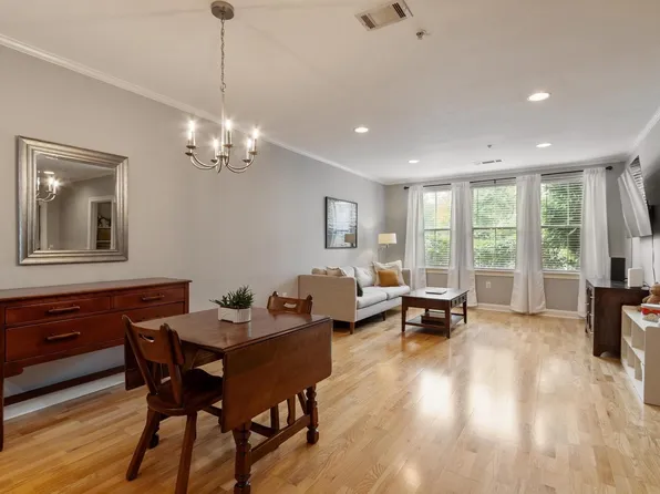 1 Harvest Dr #108, North Andover, MA 01845