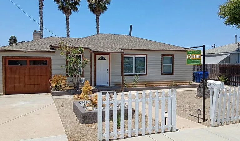 656 Corvina St — Photo 1