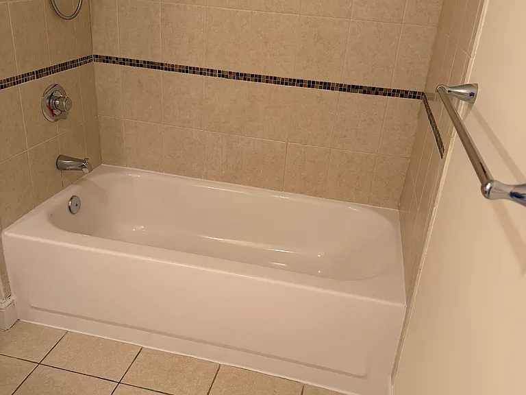 55 68th St #2B — Photo 31