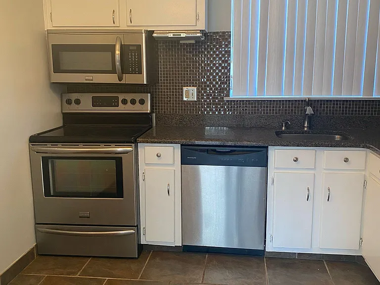 25344 Shiawassee Cir #210 — Photo 3