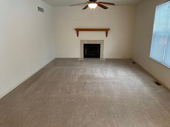 2nd image of 39049 Cheshire Dr