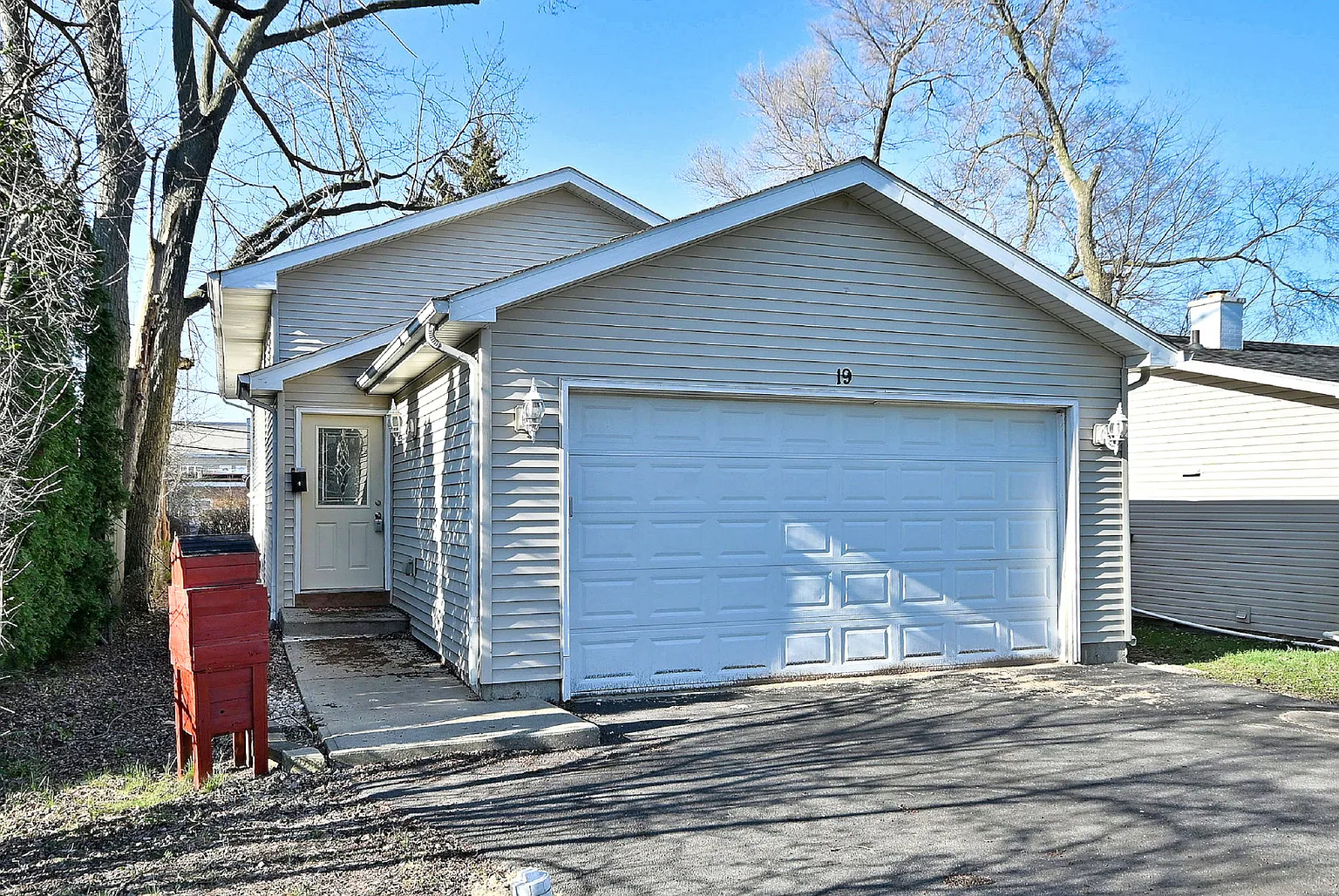 19 E Pineview Dr photo 1