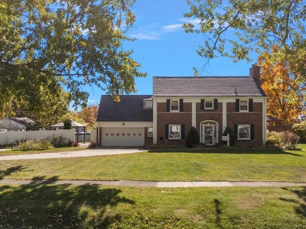 102 1st St, Yale, MI 48097