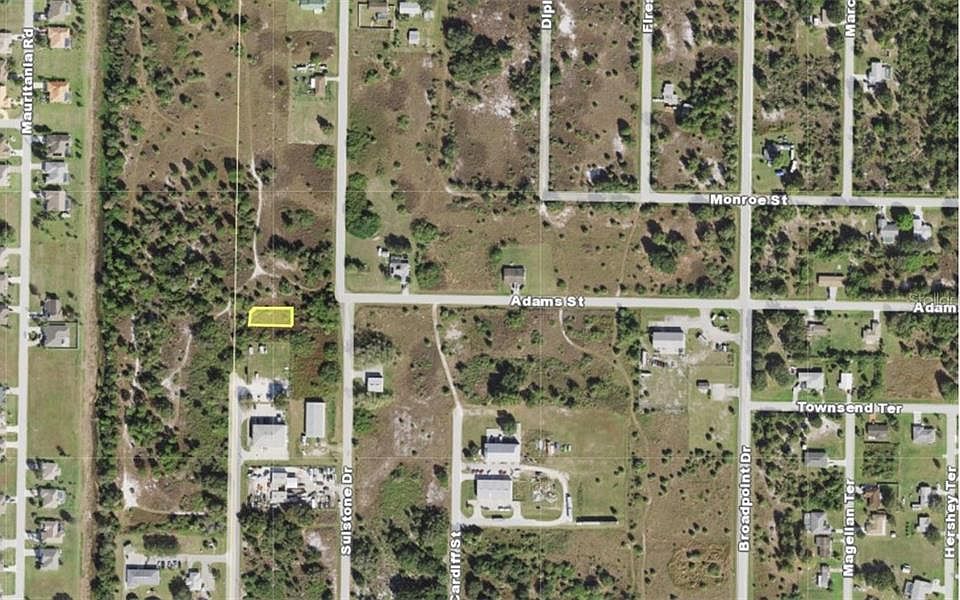 2nd image of 2420 Highlands Rd