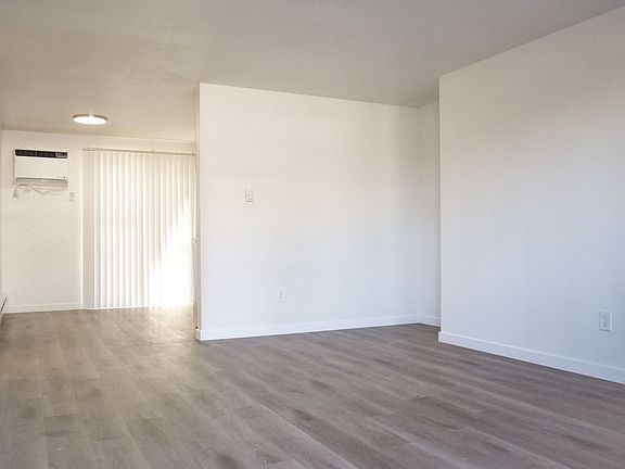 2nd image of 221 NE Birch Ave #231-9