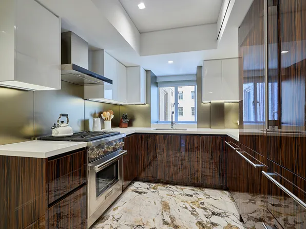 870 5th Avenue image 23 of 27