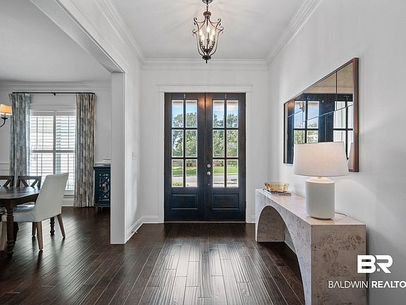 5th image of 427 Craftsman Ave