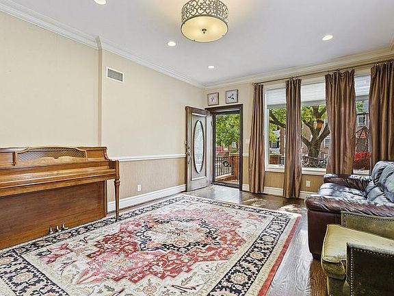 5th image of 2307 Avenue