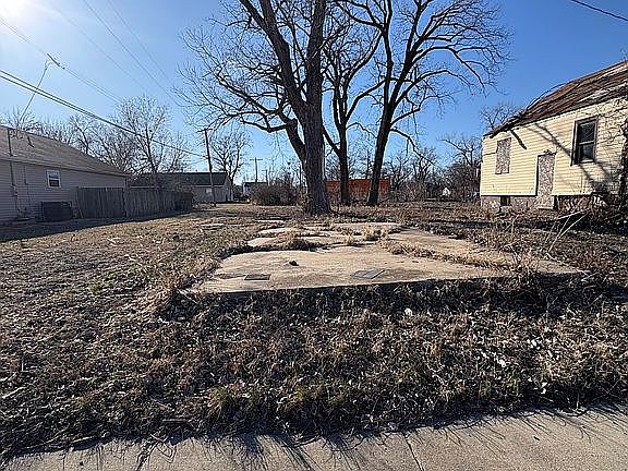 4th image of 4320 Bunkum Rd