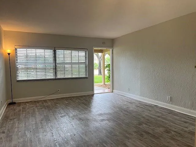 2588 Riverside Dr #2588 — Photo 17