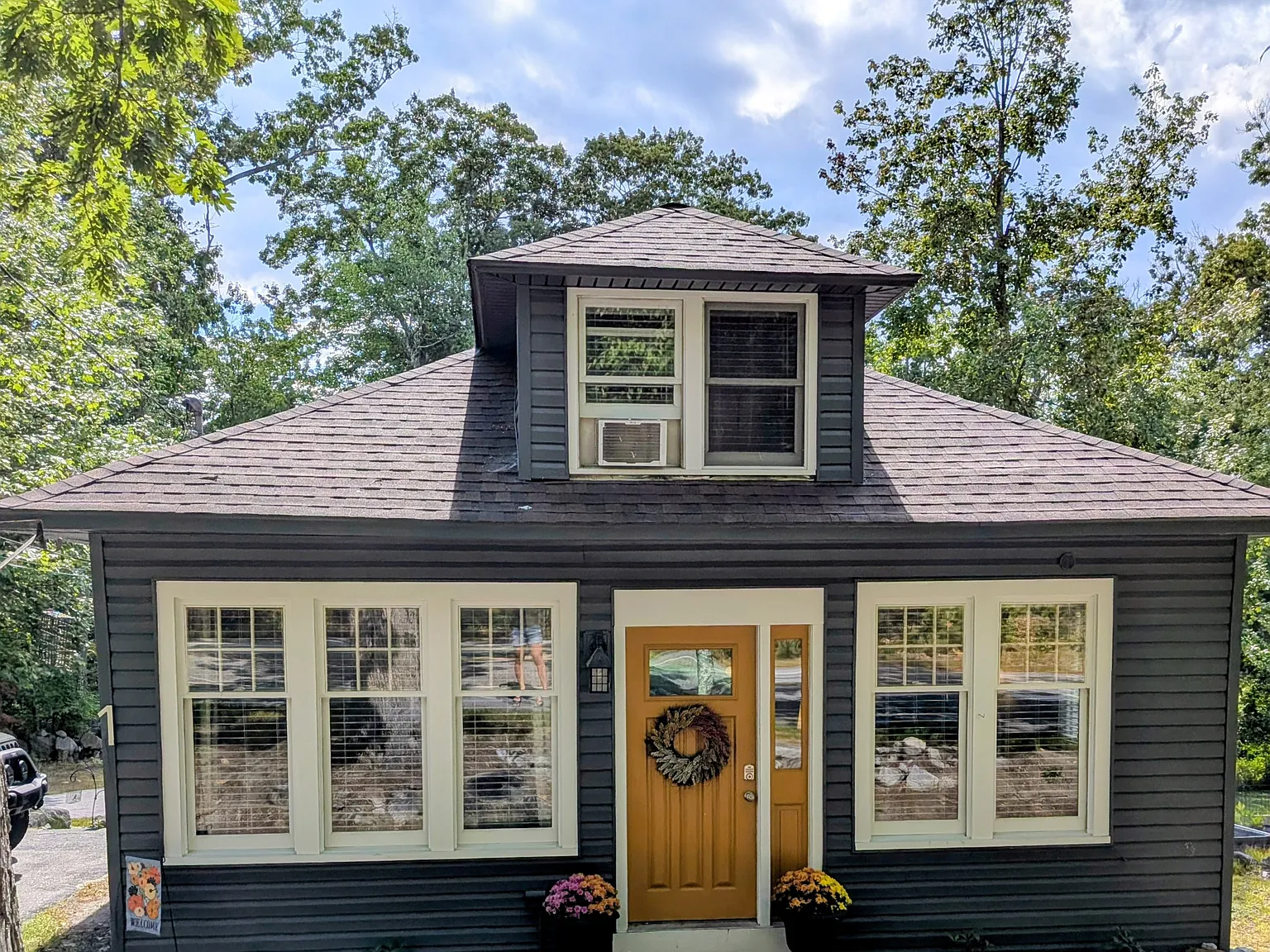 3 bed, 1114 sqft, $2,300 — Photo 1