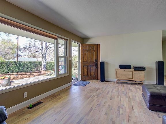2nd image of 2871 Orchard Home Dr