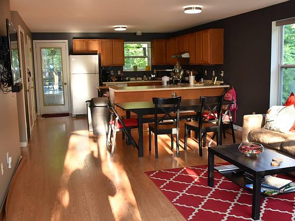 4th image of 1 Periwinkle Ln